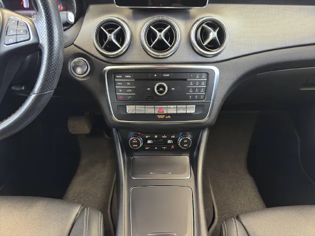 MERCEDES-BENZ CLA 220 Urban 4MATIC Shooting Brake
