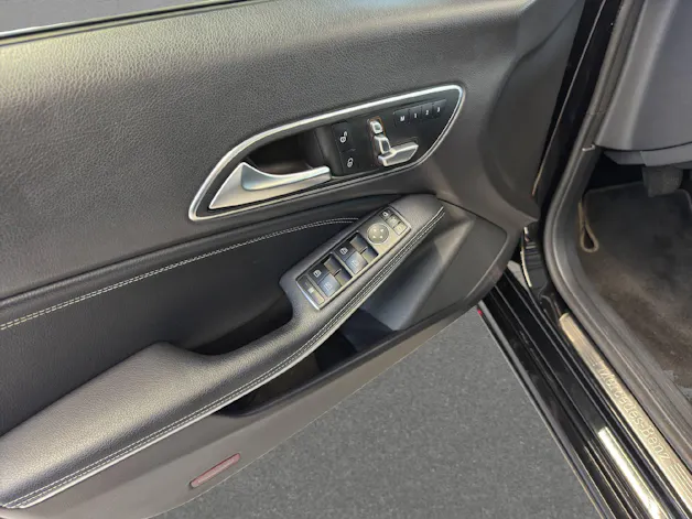 MERCEDES-BENZ CLA 220 Urban 4MATIC Shooting Brake