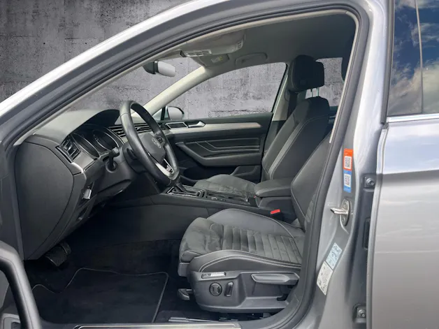 VW Passat Variant 2.0 TDI 200 Elegance DSG 4m