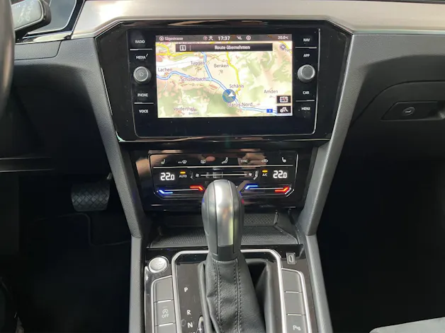 VW Passat Variant 2.0 TDI 200 Elegance DSG 4m