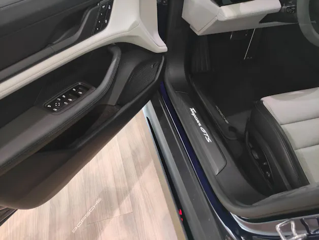 PORSCHE Taycan Sport Turismo GTS
