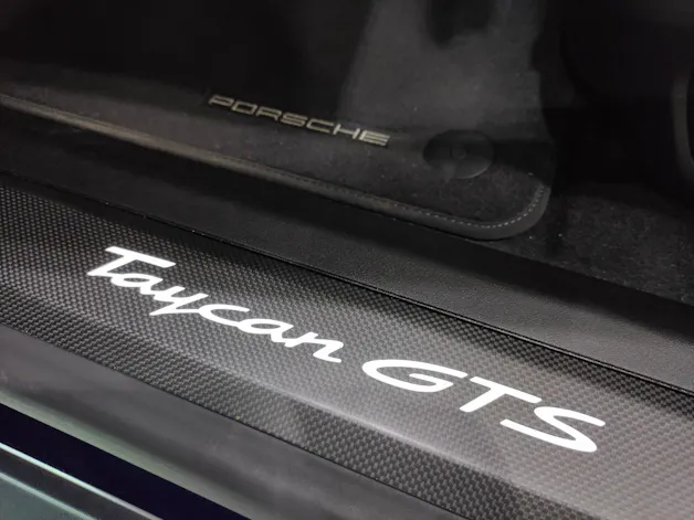PORSCHE Taycan Sport Turismo GTS