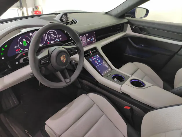 PORSCHE Taycan Sport Turismo GTS