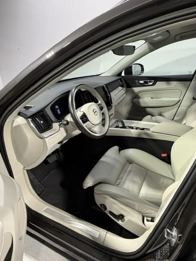 VOLVO XC60 2.0 B4 MH Plus Bright AWD