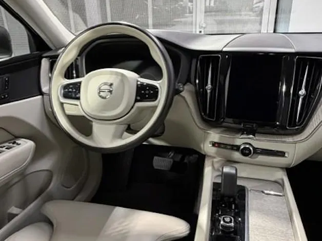 VOLVO XC60 2.0 B4 MH Plus Bright AWD
