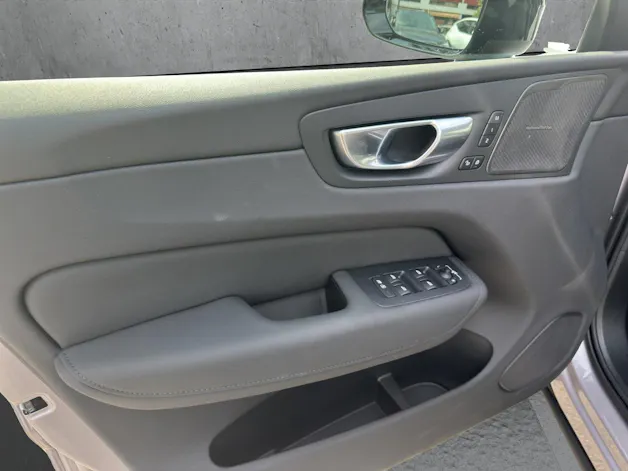 VOLVO XC60 2.0 T6 TE Plus Dark eAWD