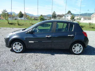 RENAULT Clio Initiale Paris 2.0 16V 138 PS