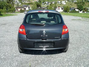 RENAULT Clio Initiale Paris 2.0 16V 138 PS