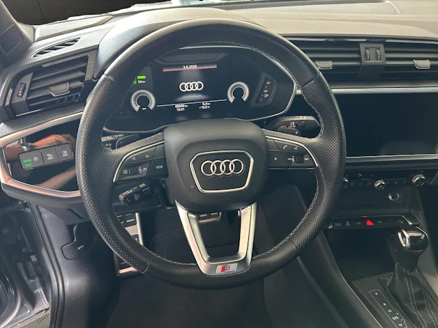 AUDI Q3 Sportback 45 TFSI e S line Attraction S-tronic