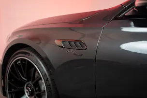 MERCEDES-BENZ E 53 Hybrid AMG 4matic+ / Beleuchteter Kühlergrill / Panorama / Burmester