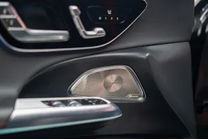 MERCEDES-BENZ E 53 Hybrid AMG 4matic+ / Beleuchteter Kühlergrill / Panorama / Burmester