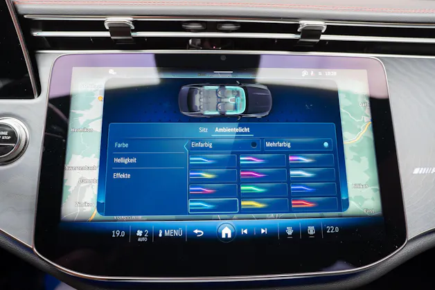MERCEDES-BENZ E 53 Hybrid AMG 4matic+ / Beleuchteter Kühlergrill / Panorama / Burmester