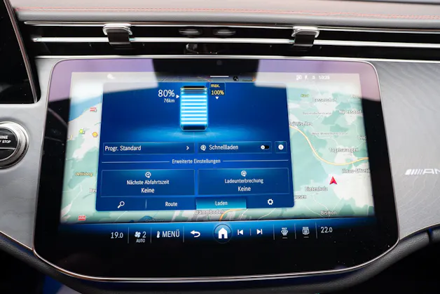 MERCEDES-BENZ E 53 Hybrid AMG 4matic+ / Beleuchteter Kühlergrill / Panorama / Burmester