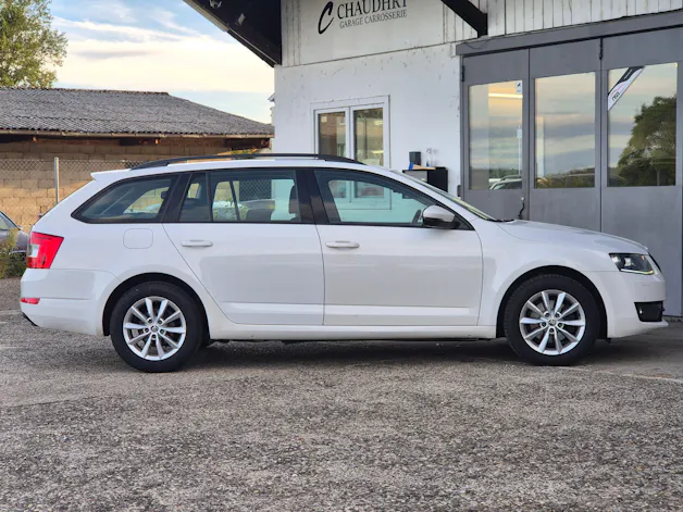 SKODA Octavia Combi 2.0 TDI Style DSG