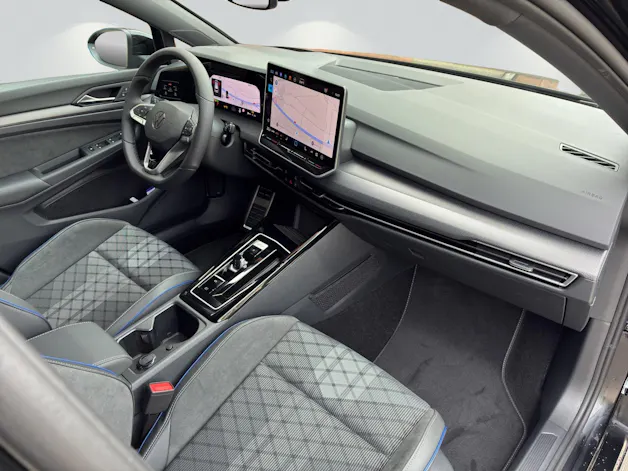 VW Golf Variant 2.0 TSI R-Line DSG 4 Motion