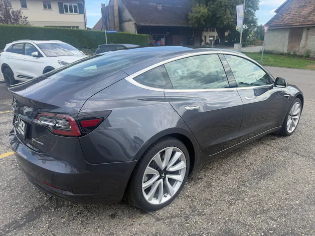 Tesla Model 3 Long Range Dual Motor AWD