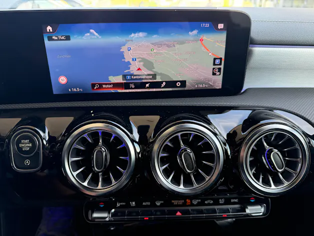 MERCEDES-BENZ CLA Shooting Brake 220 d 4Matic AMG Line