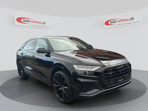 AUDI Q8 55 S-Line 3.0 TFSI quattro BLACK