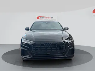AUDI Q8 55 S-Line 3.0 TFSI quattro BLACK