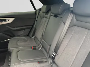 AUDI Q8 55 S-Line 3.0 TFSI quattro BLACK