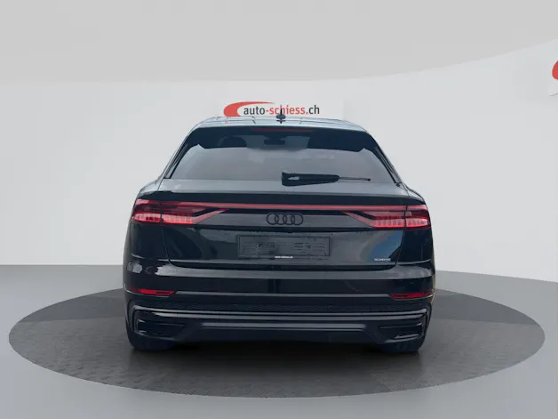 AUDI Q8 55 S-Line 3.0 TFSI quattro BLACK