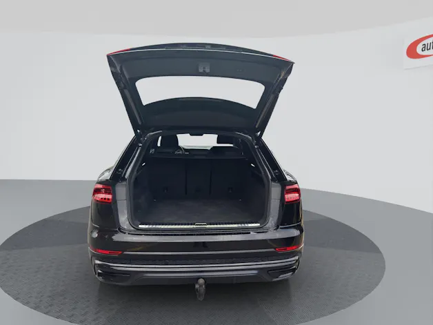 AUDI Q8 55 S-Line 3.0 TFSI quattro BLACK