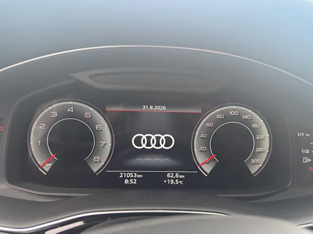 AUDI Q8 55 S-Line 3.0 TFSI quattro BLACK