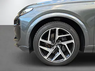 AUDI SQ6 e-tron quattro