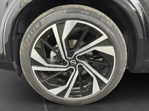 NISSAN Qashqai 1.3 DIG-T MHEV Tekna+ Xtronic 4x4