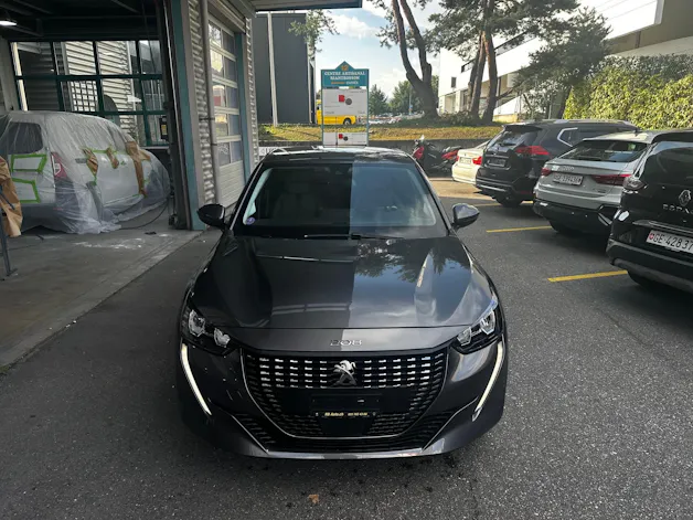 PEUGEOT 208 1.2 PureTech GT Line EAT8