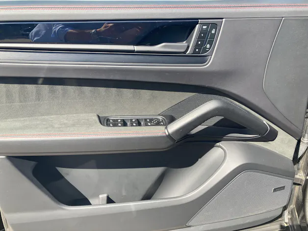 PORSCHE Cayenne GTS