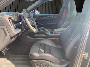 PORSCHE Cayenne GTS