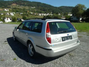 FORD Mondeo 2.0 TDDi 115 PS Ghia Kombi
