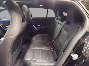 MERCEDES-BENZ CLA 35 4M - SB - AMG / DISTRONIC / 360 Grad Kamera / Panorama-Dach