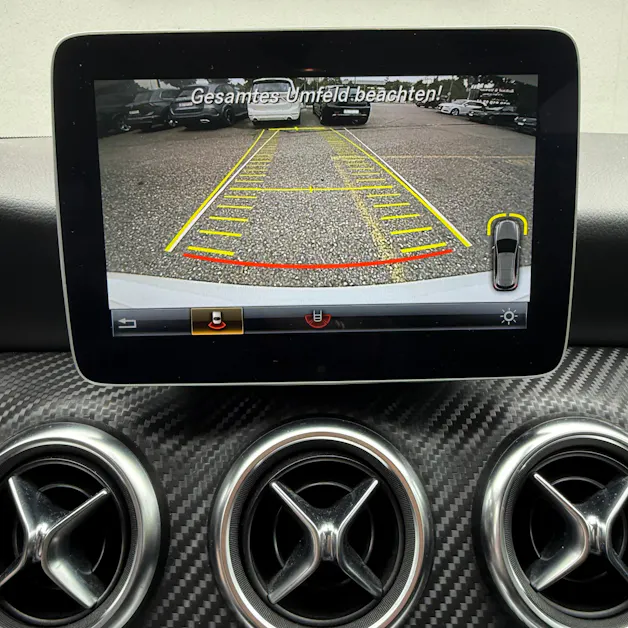 MERCEDES-BENZ A 250 AMG Line 7G-DCT *PANORAMA-DACH*