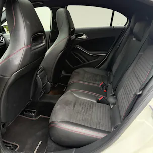 MERCEDES-BENZ A 250 AMG Line 7G-DCT *PANORAMA-DACH*