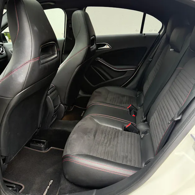 MERCEDES-BENZ A 250 AMG Line 7G-DCT *PANORAMA-DACH*