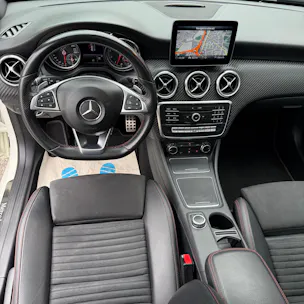 MERCEDES-BENZ A 250 AMG Line 7G-DCT *PANORAMA-DACH*