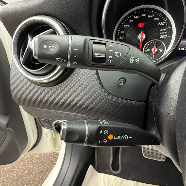 MERCEDES-BENZ A 250 AMG Line 7G-DCT *PANORAMA-DACH*