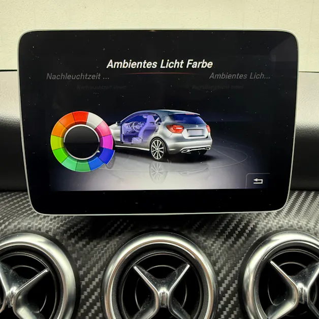 MERCEDES-BENZ A 250 AMG Line 7G-DCT *PANORAMA-DACH*