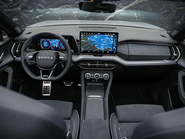 SKODA Kodiaq 2.0 TDI Sportline 4x4 *Panorama*Matrix LED*Anhängerkupplung*