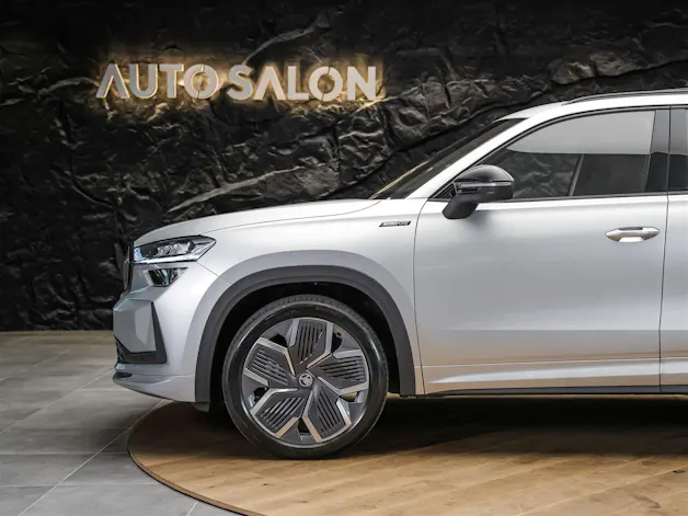 SKODA Kodiaq 2.0 TDI Sportline 4x4 *Panorama*Matrix LED*Anhängerkupplung*