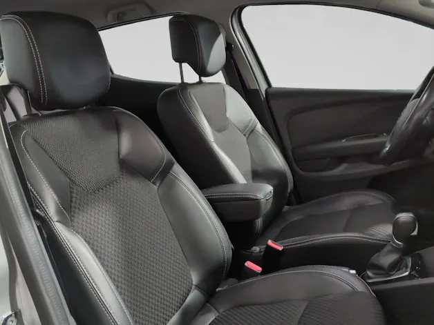 RENAULT Clio 1.2 16V T Intens EDC
