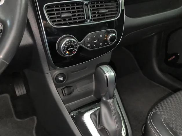 RENAULT Clio 1.2 16V T Intens EDC