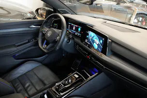 VW Golf 2.0 TSI R DSG 4Motion Akrapovič