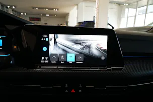 VW Golf 2.0 TSI R DSG 4Motion Akrapovič