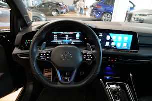 VW Golf 2.0 TSI R DSG 4Motion Akrapovič