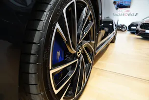 VW Golf 2.0 TSI R DSG 4Motion Akrapovič