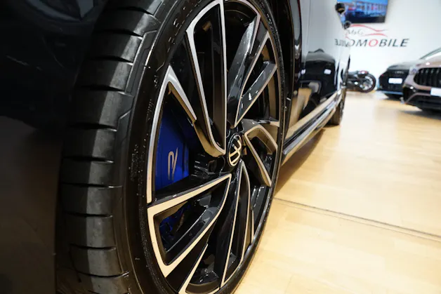 VW Golf 2.0 TSI R DSG 4Motion Akrapovič