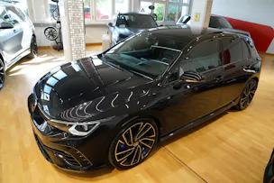VW Golf 2.0 TSI R DSG 4Motion Akrapovič